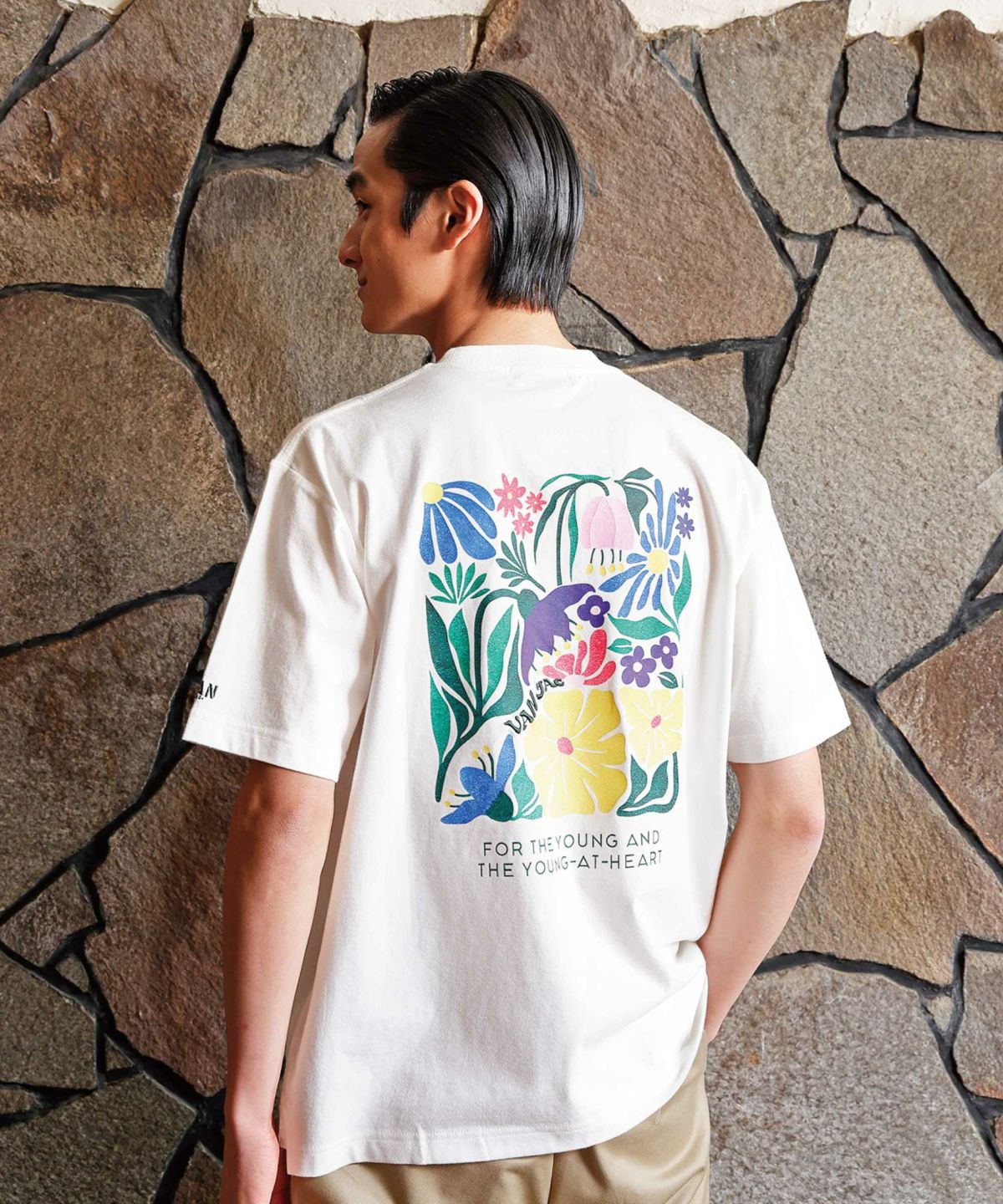 プリント刺繍Tシャツ＜フラワー＞ ｜ VAN STORE