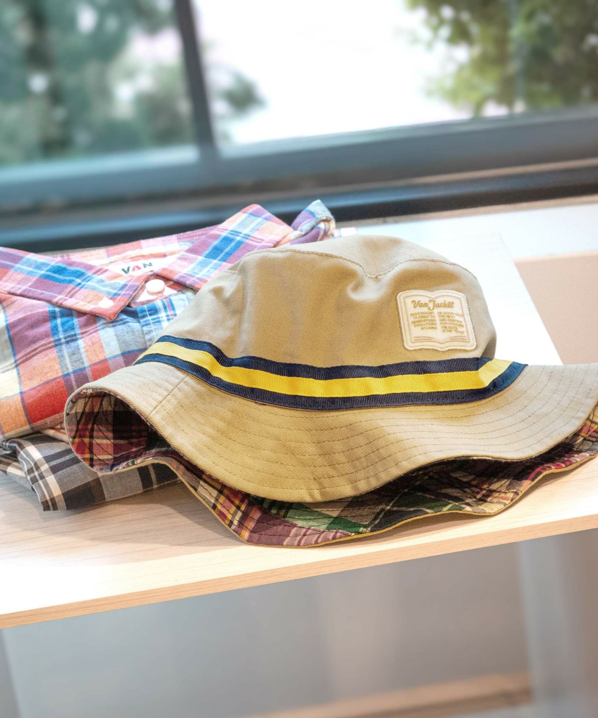 リバーシブルハット＜パッチワークマドラス＞ ｜ VAN STORE