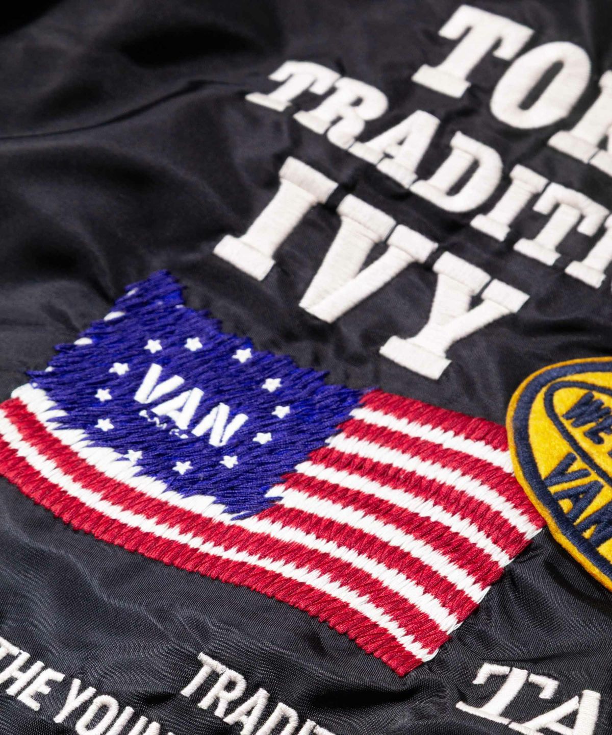 MA-1＜グラフィック刺繍＞ ｜ VAN STORE