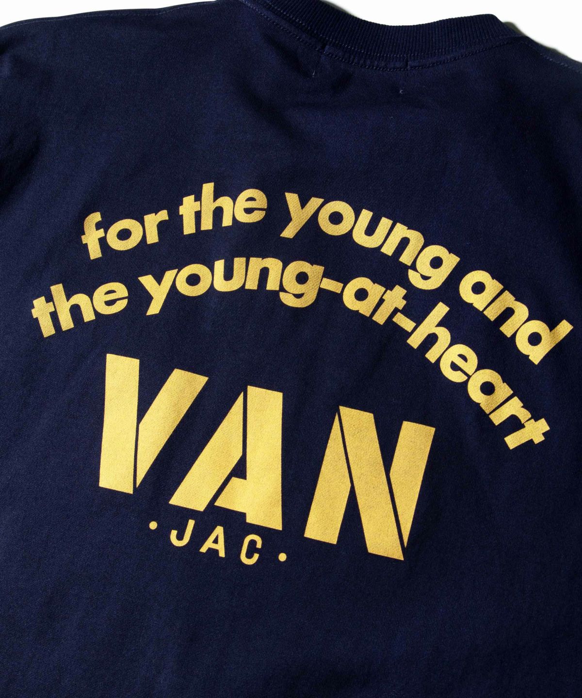 ロングスリーブTシャツ＜バックロゴ＞ ｜ VAN STORE